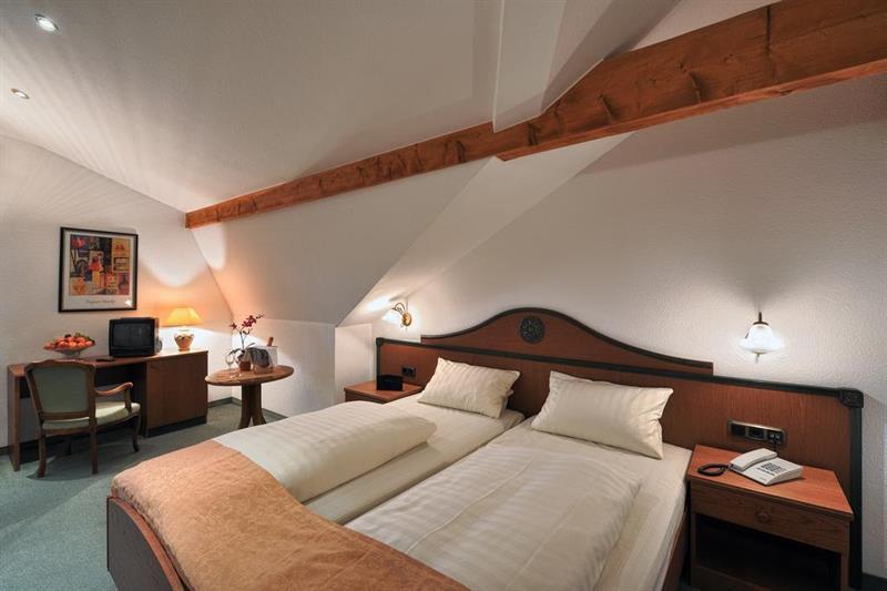 Hotel Altdeutsche Weinstube - Superior Rüdesheim am Rhein Exterior foto